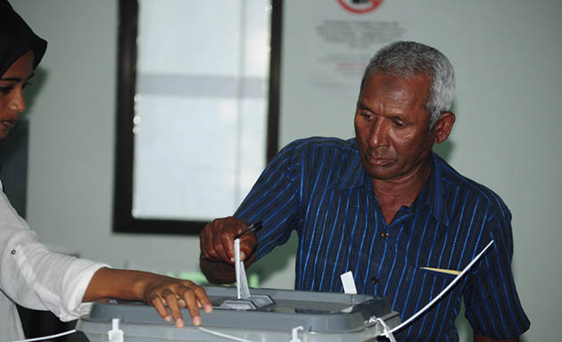 ވޯޓު ދޭންވީ ކޮންކަހަލަ ޝަހުސިއްޔަތަކަށް؟