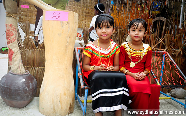 ފޮޓޯ: މާދަރީ ބަހުގެ ދުވަސް ފާހަގަކުރުން