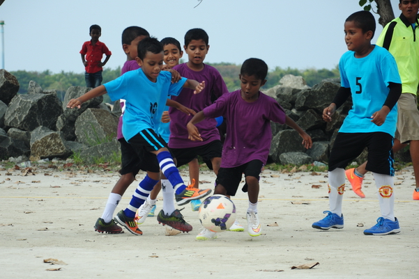 ފޮޓޯ: ކުޑަކުދިންގެ ފުޓްބޯޅަ މުބާރާތް