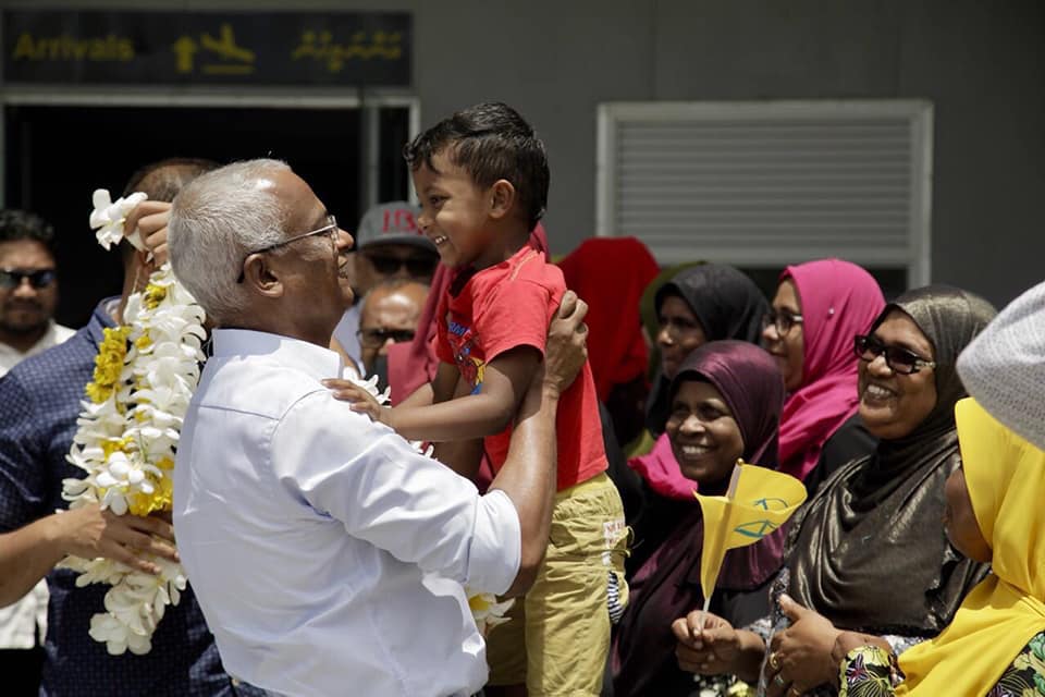 ފޮޓޯ: އިދިކޮޅު ކެންޑިޑޭޓް އިބޫ ބ. އަތޮޅުގައި