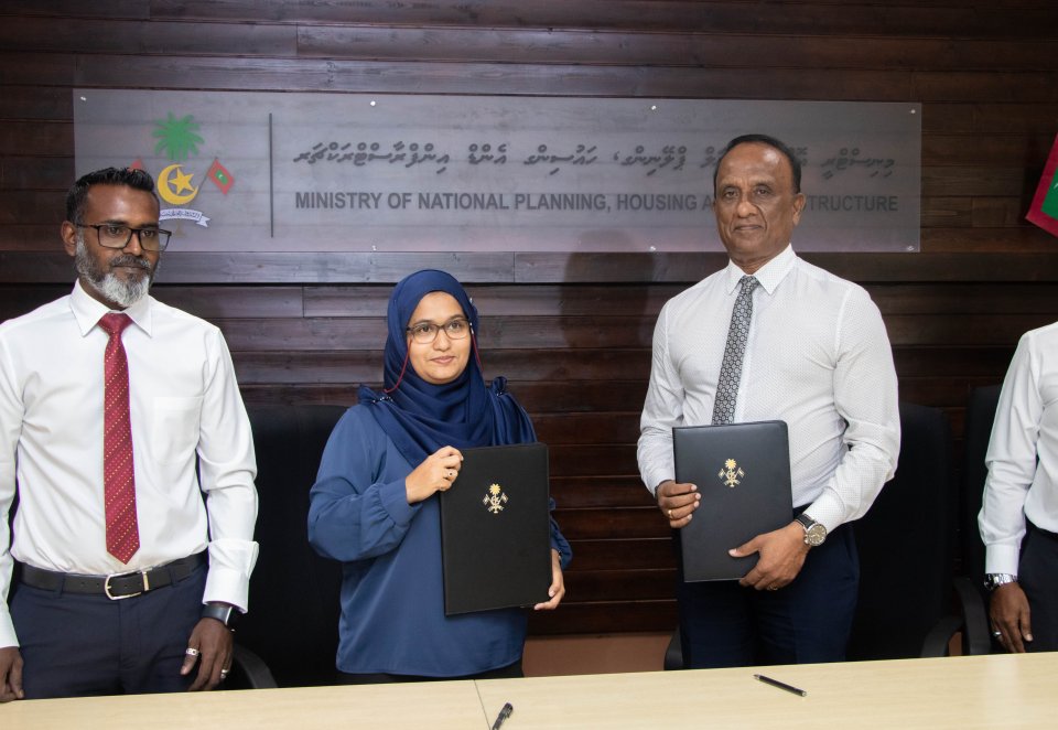 ތުޅާދޫގައި އެއާޕޯޓް އަޅާ ބިން ހިއްކަން ހަވާލުކޮށްފި