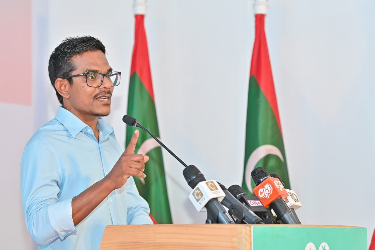 ސޯޝަލް އެންޑް ފެމިލީ ޑިވެލޮޕްމަންޓްގެ ޕޮލިޓިކަލް ޑިރެކްޓަރަކަށް ނައުރީފް