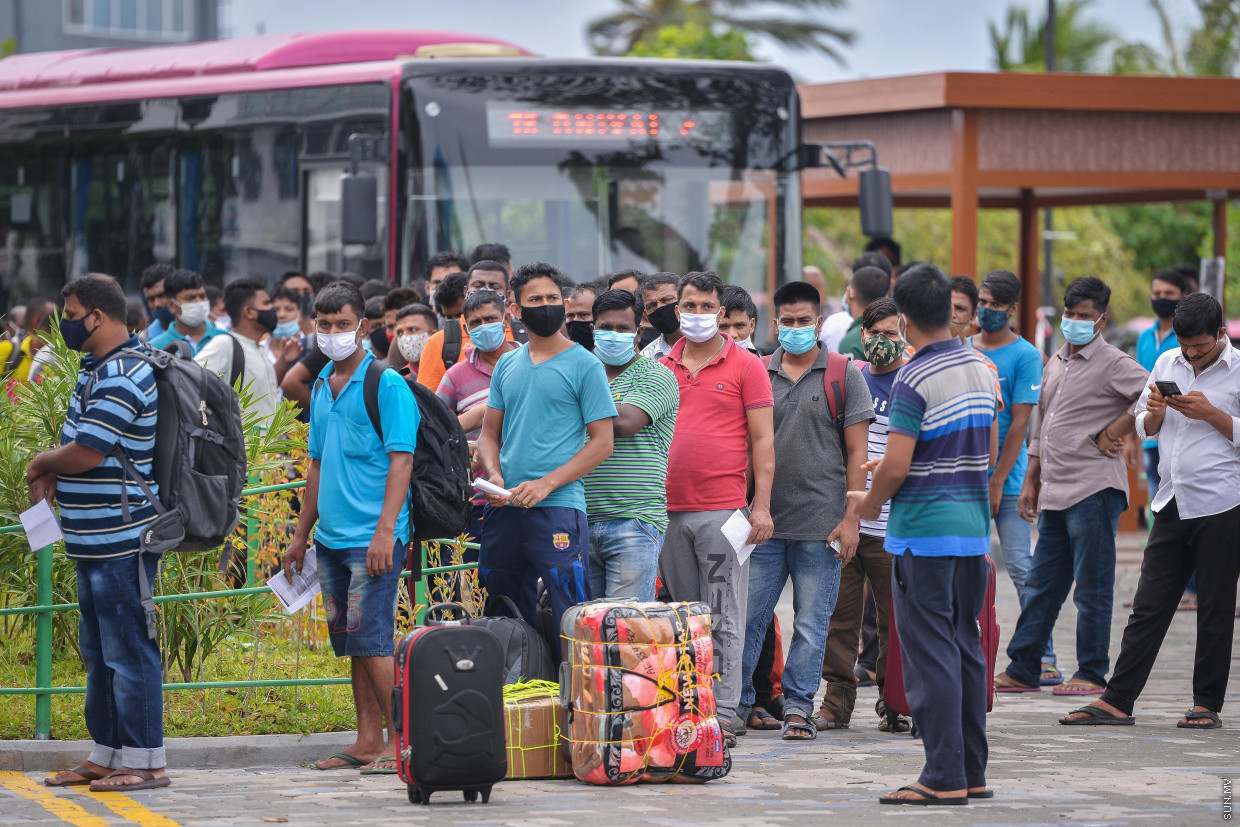ރަށްރަށުގައި މަސައްކަތްކުރާ ބިދޭސީން ގެންދަން އިތުރު ހުއްދައެއް ނަގަންޖެހޭ ގޮތް ހަދަނީ
