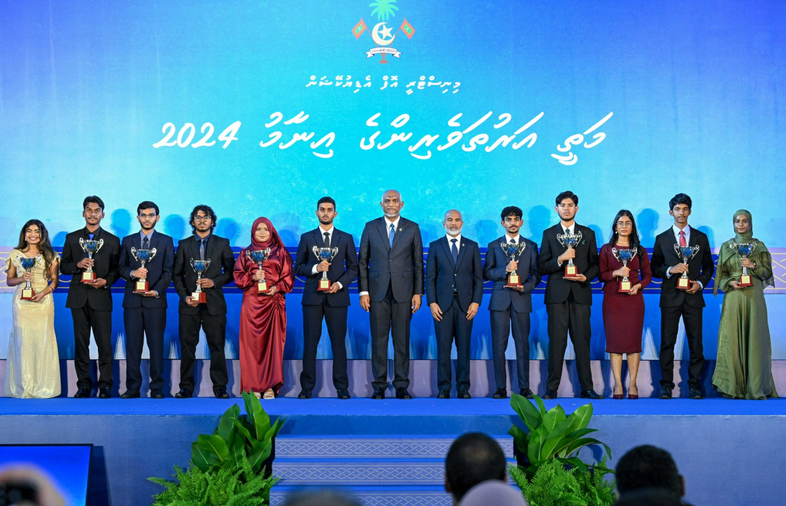 ރައީސްގެ ސްކޯލާޝިޕް ބ. އަތޮޅު ތައުލީމީ މަރުކަޒުގެ ދެ ދަރިވަރަކަށް