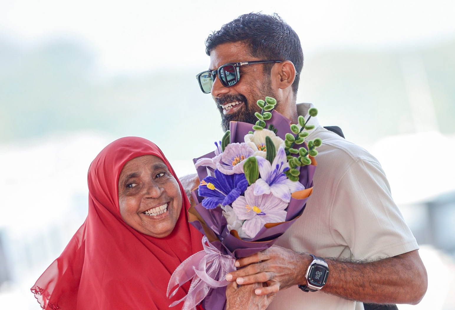 ސައްޓުއަށް އޭދަފުށިން ހޫނު މަރުހަބާއެއް