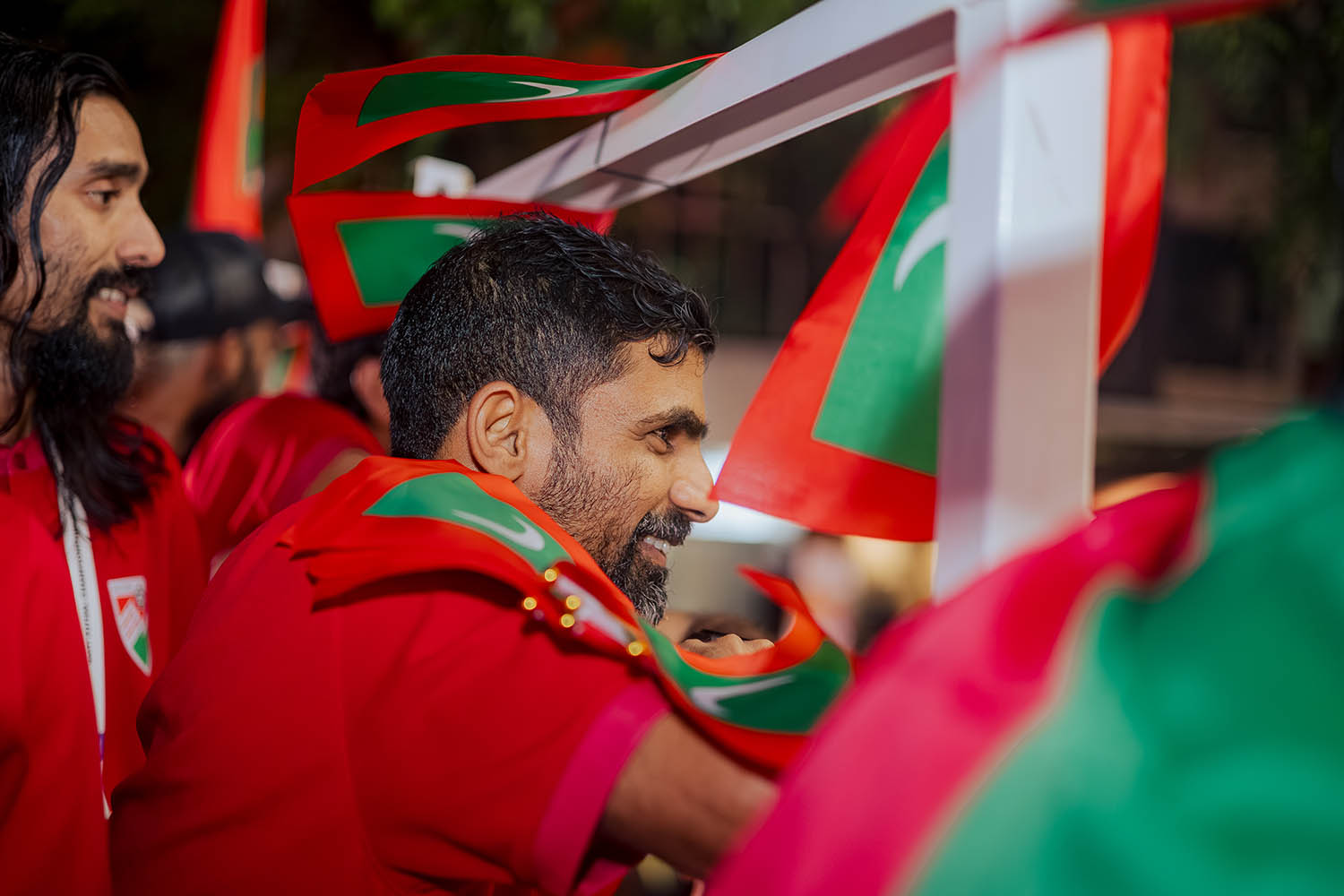 ސައްޓުއާ އެކު އޭދަފުއްޓަށް އާ ހިތްވަރެއް، މިރޭ ކުރެންދޫއާ ދެކޮޅަށް