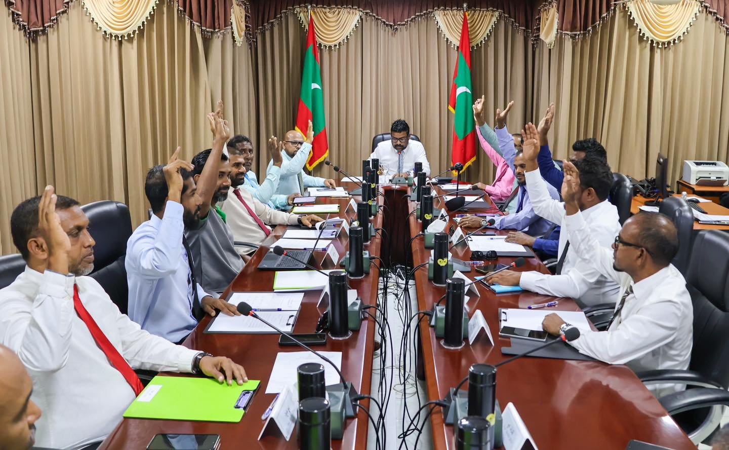 އަތޮޅު ކައުންސިލްތައް އުވާނުލަން ގާނޫނުއަސާސީއަށް އެމްޑީޕީން އިސްލާހު ހުށަހަޅައިފި
