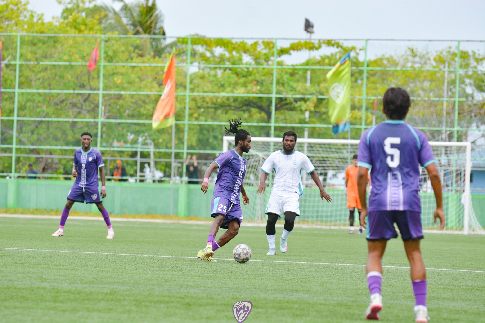 އޭދަފުށިން ލީގު ބުރުގައި ކުޅޭ ފަހު މެޗުގައި މިއަދު ހަވީރު ދިއްދޫއާ ދެކޮޅަށް